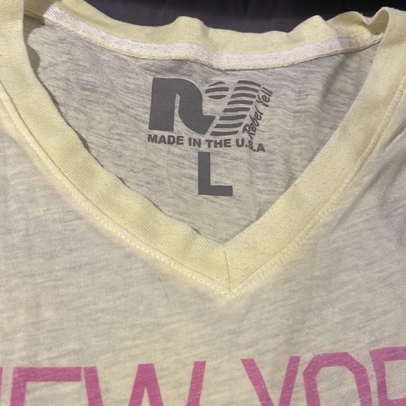 Rebel Yell New York does it better short sleeve paper thin v neck shirt L - Picture 2 of 3